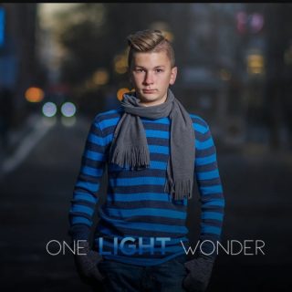 AwTeaches – One Light Wonder